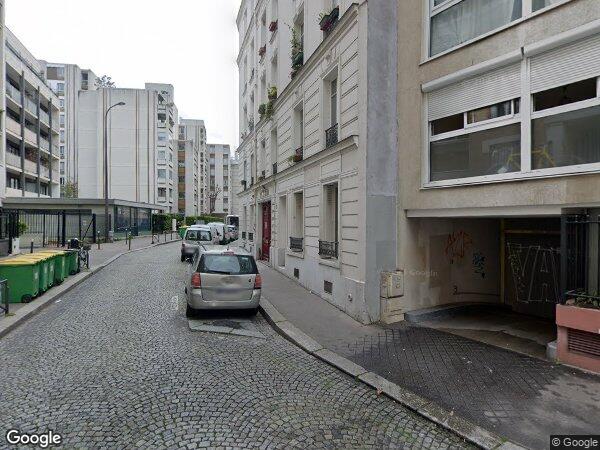 DIX EMPLACEMENTS DE PARKING