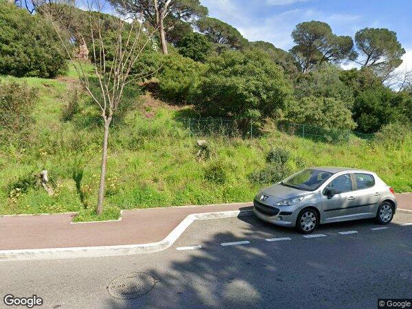 UN APPARTEMENT ET UN PARKING