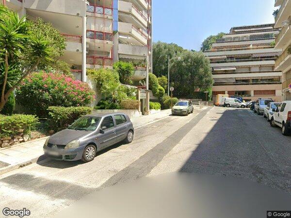 UN APPARTEMENT ET UNE CAVE