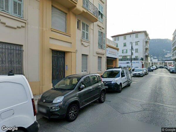 UN APPARTEMENT