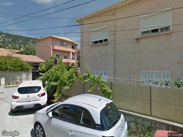 CINQ LOCAUX