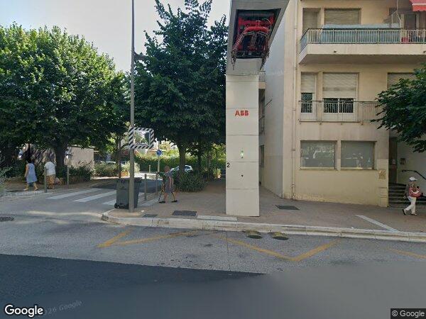 UN APPARTEMENT ET UNE CAVE