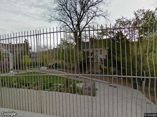UN BÂTIMENT D'ACTIVITÉ