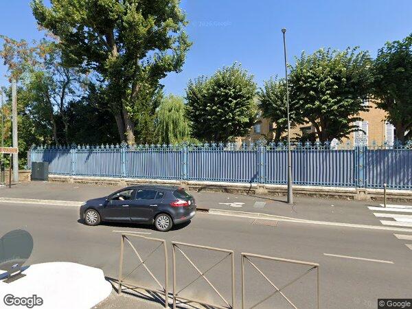 UN ENSEMBLE IMMOBILIER