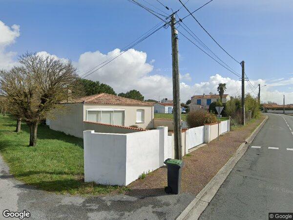 UNE MAISON