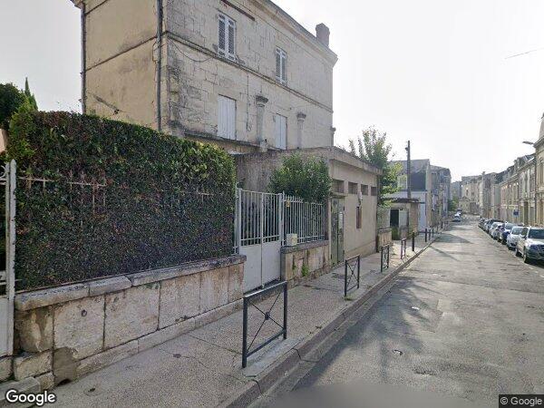 UNE MAISON D'HABITATION