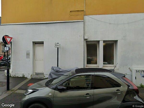 UN APPARTEMENT