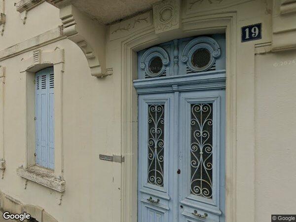 UNE MAISON D'HABITATION