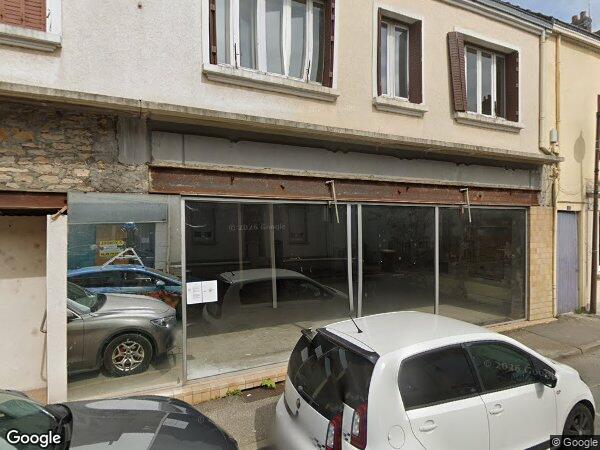 UN IMMEUBLE