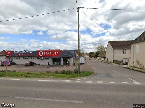 UN ENSEMBLE IMMOBILIER