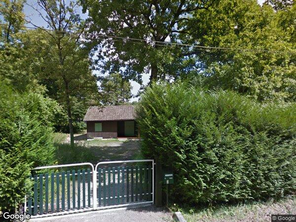 UNE MAISON