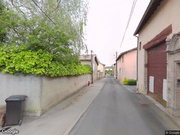 UNE MAISON