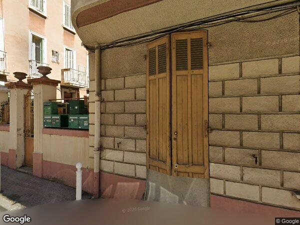 UN APPARTEMENT