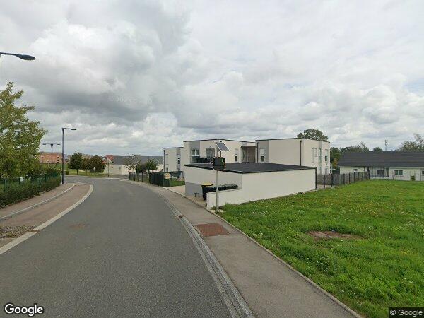 UN APPARTEMENT DE TYPE T3 ET DEUX EMPLACEMENTS DE STATIONNEMENT AÉRIEN