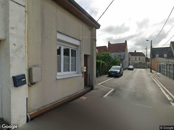 UNE MAISON À USAGE D'HABITATION