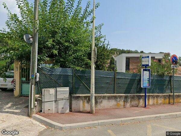 UN APPARTEMENT ET UN PARKING