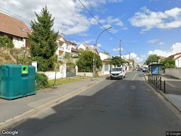 UN APPARTEMENT ET UN PARKING