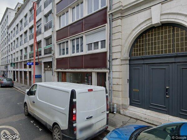 UN IMMEUBLE