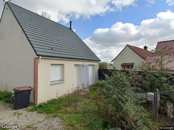 UN IMMEUBLE À USAGE D'HABITATION