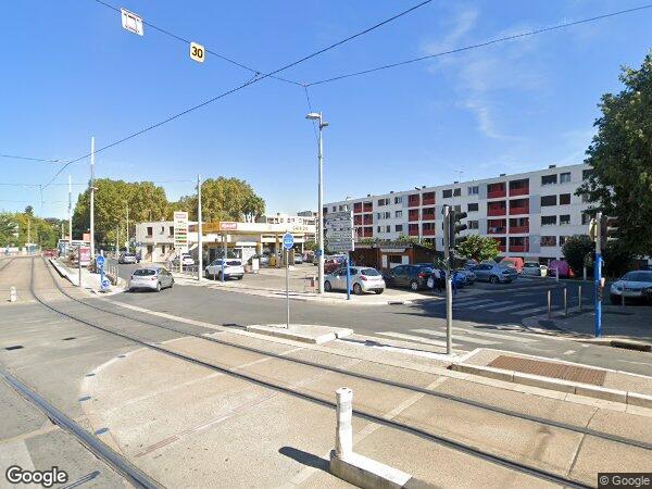 UN APPARTEMENT DE TYPE FF3