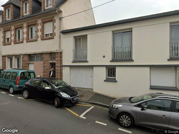 UNE MAISON D'HABITATION