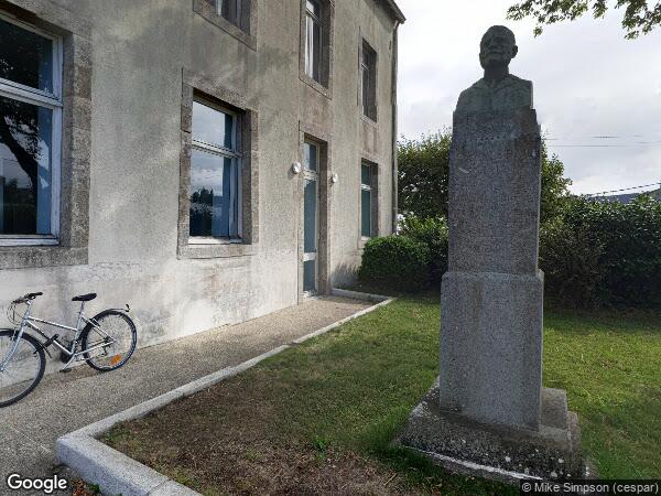 UNE MAISON À USAGE D'HABITATION
