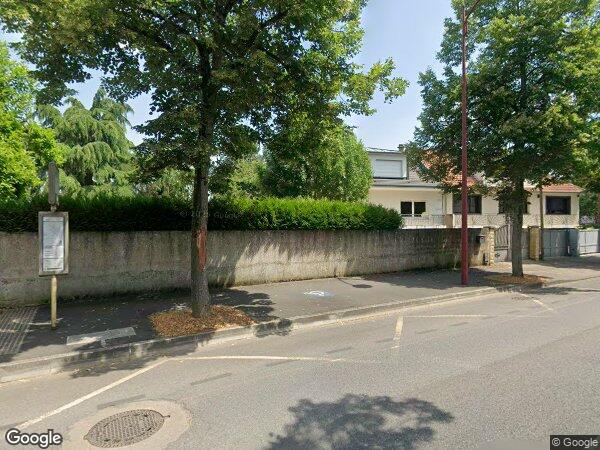 UN APPARTEMENT AVEC CELLIER ET PARKING
