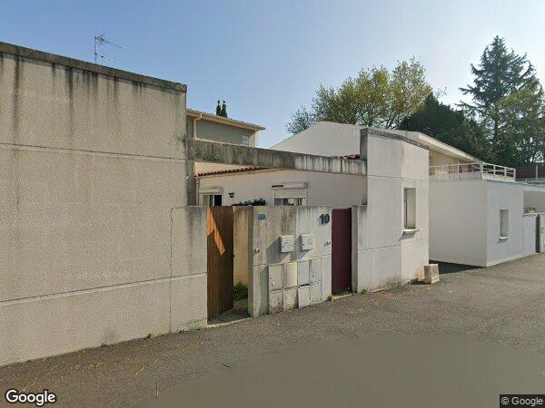 UNE MAISON À USAGE D’HABITATION