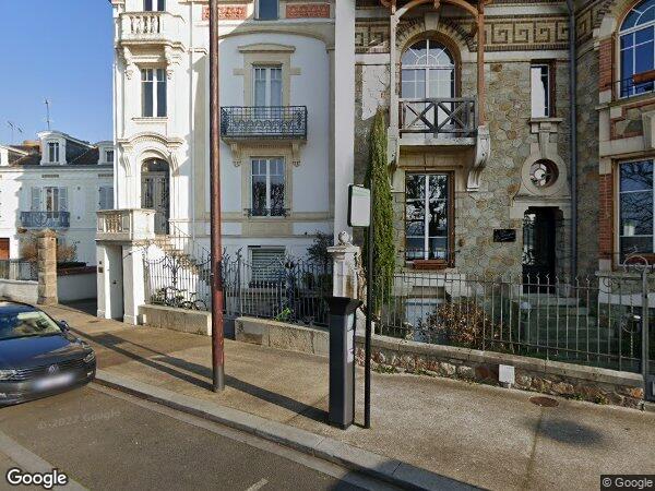 UNE MAISON À USAGE D'HABITATION