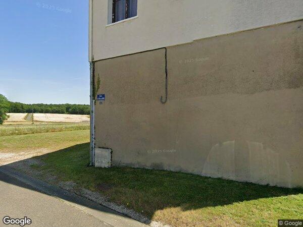 UNE MAISON