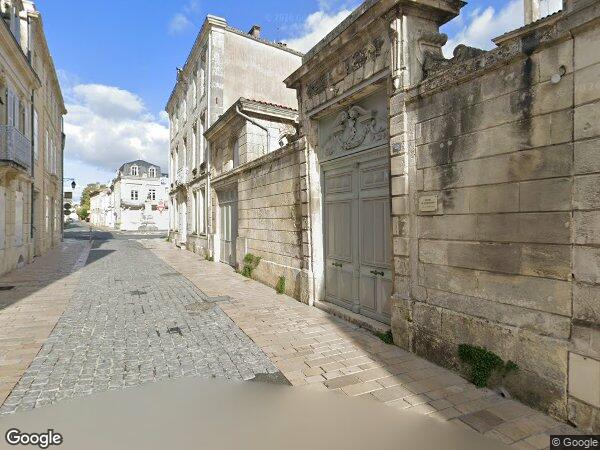 UN ENSEMBLE IMMOBILIER