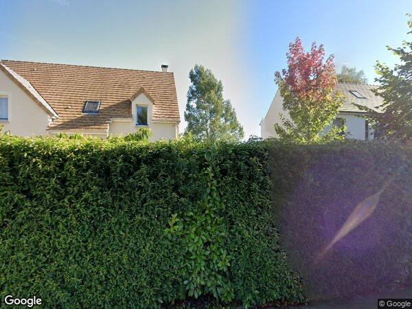 UNE MAISON