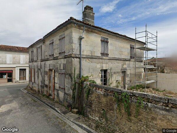 UNE MAISON CHARENTAISE