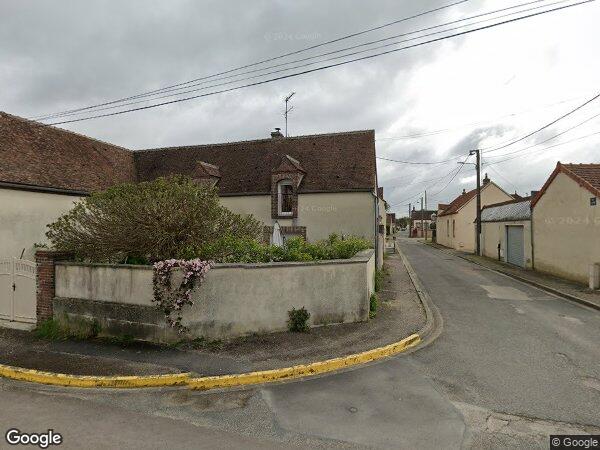 UNE MAISON PRINCIPALE À USAGE D'HABITATION
