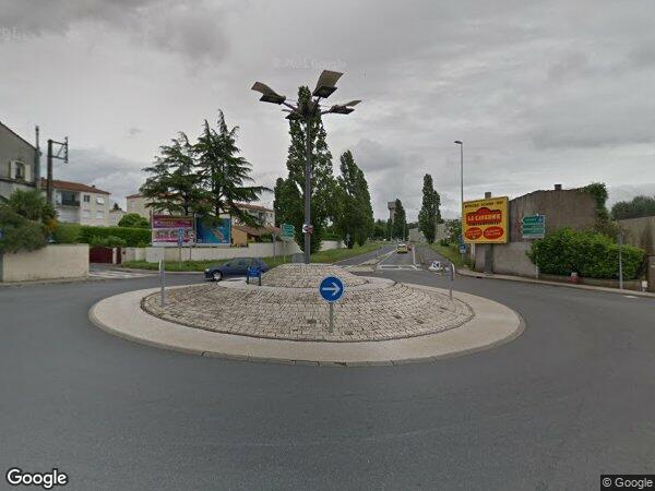 UNE PARCELLE DE TERRAIN AVEC STATION DE LAVAGE
