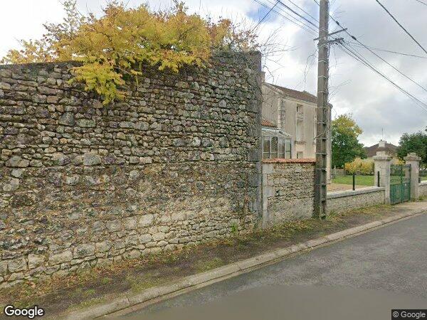 UNE MAISON D'HABITATION