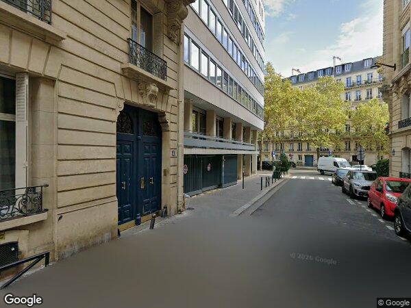 UN APPARTEMENT ET CAVE