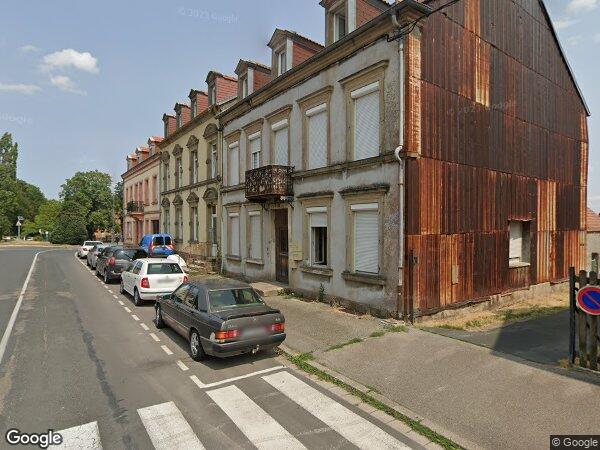 UNE MAISON À USAGE D'HABITATION