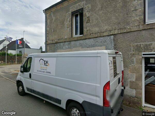 UN BÂTIMENT À USAGE ARTISANAL