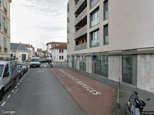 UN APPARTEMENT