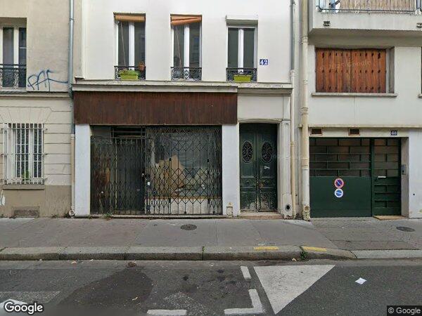 UN STUDIO AVEC UNE CAVE