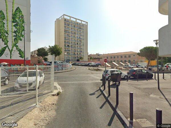 UN APPARTEMENT ET UN EMPLACEMENT PARKING 