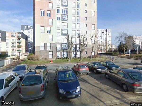 UN APPARTEMENT F3 AVEC CAVE ET PARKING