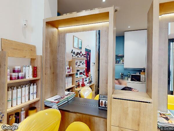 UN APPARTEMENT ET TROIS CAVES
