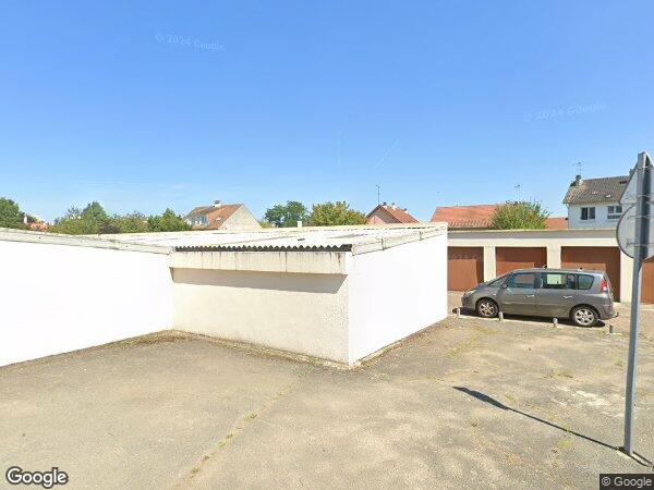 UN GARAGE