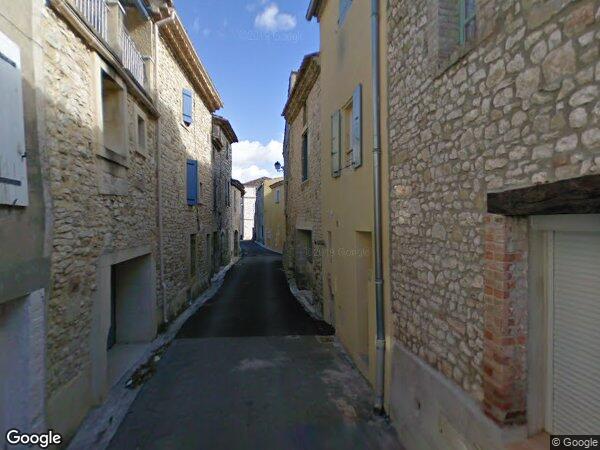 UN IMMEUBLE À USAGE D’HABITATION