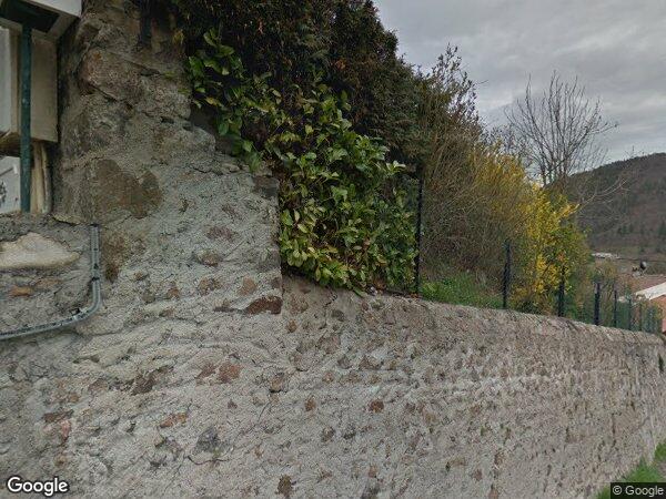 UNE MAISON À USAGE D'HABITATION