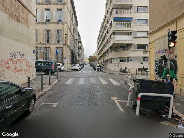 UN APPARTEMENT