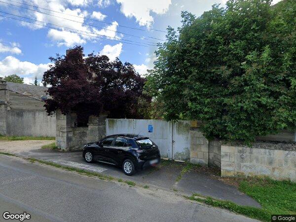 UN ENSEMBLE IMMOBILIER À USAGE D'HABITATION