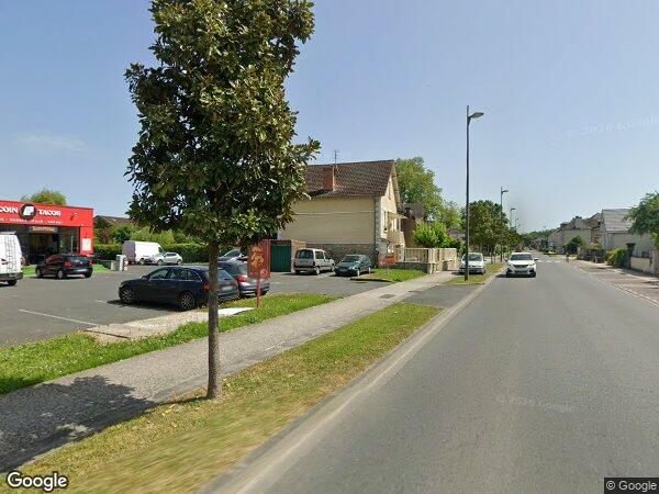 UNE MAISON